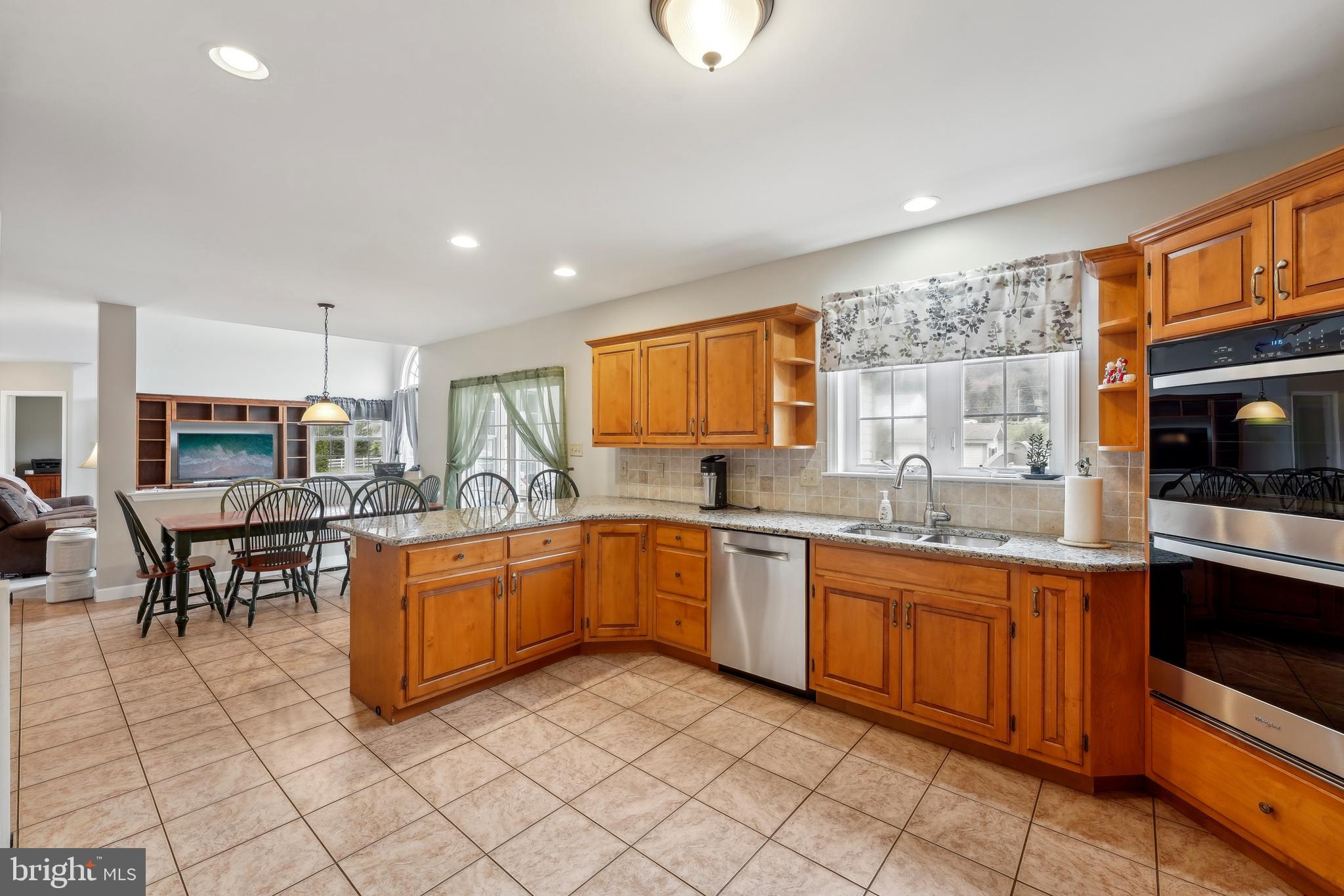 WOODS EDGE - Residential