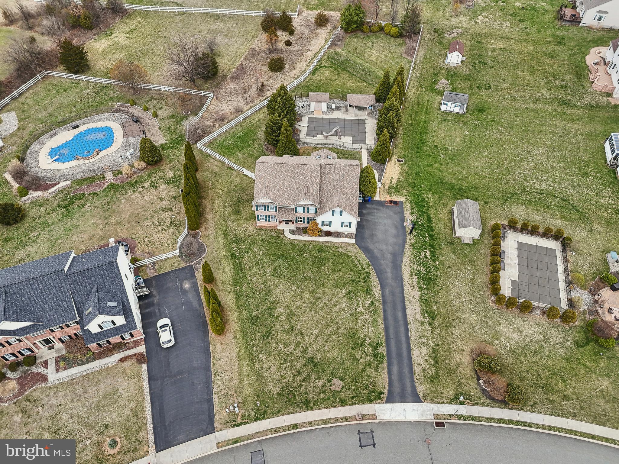 WOODS EDGE - Residential