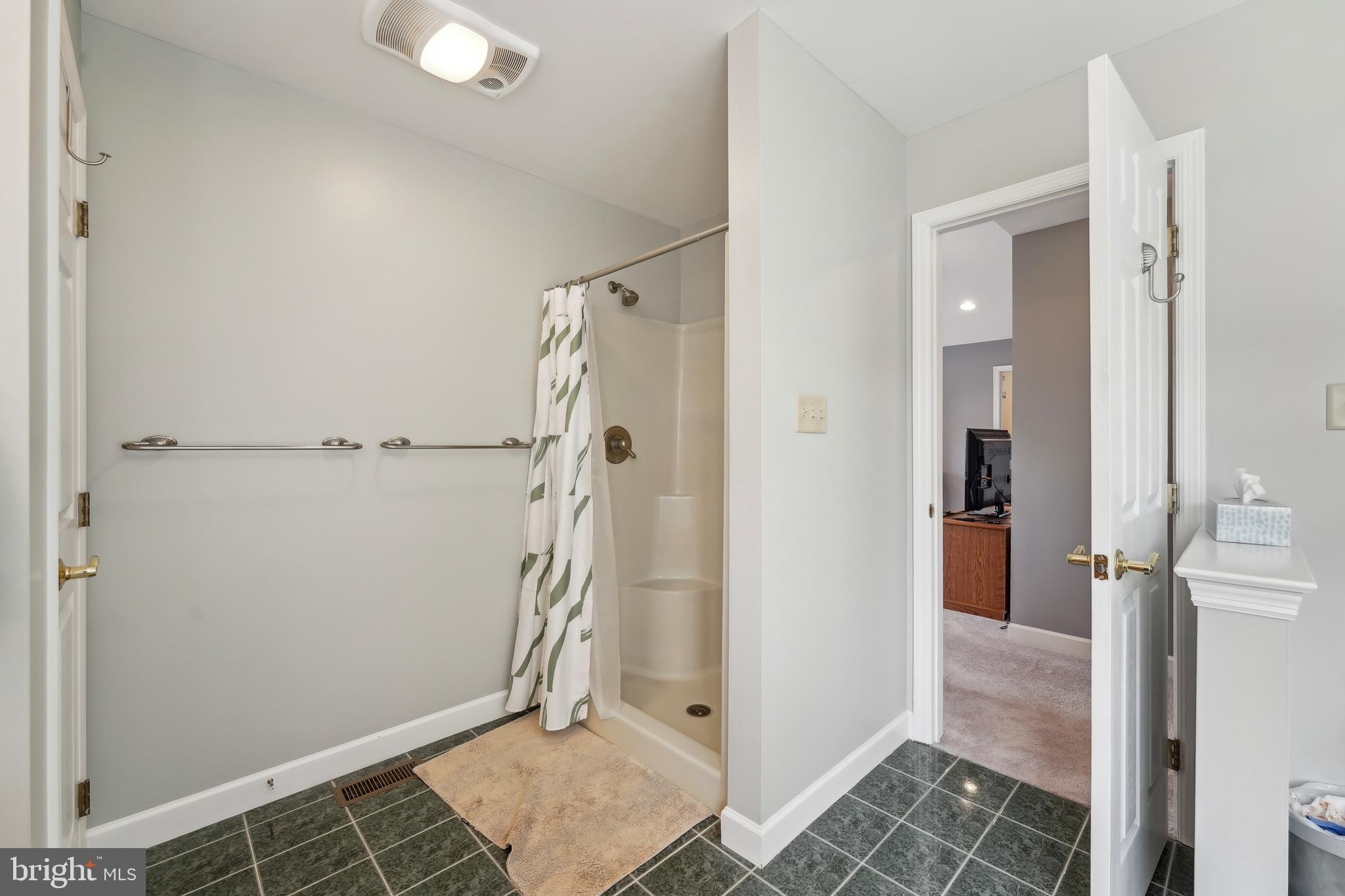 WOODS EDGE - Residential