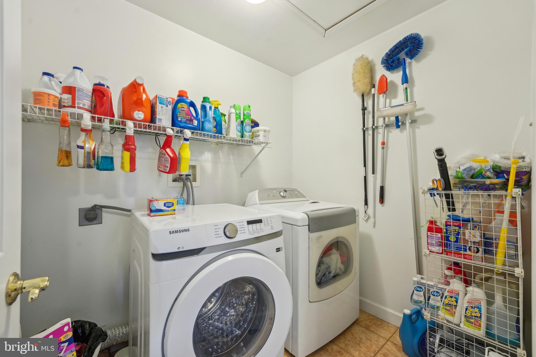 WOODS EDGE - Residential