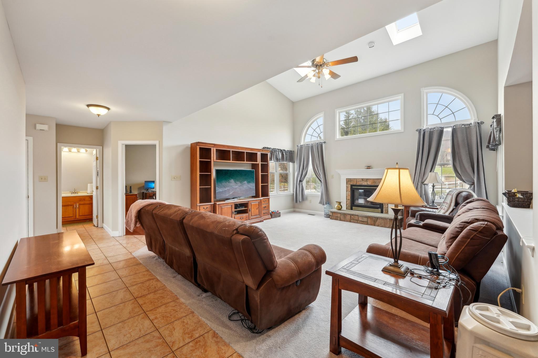 WOODS EDGE - Residential