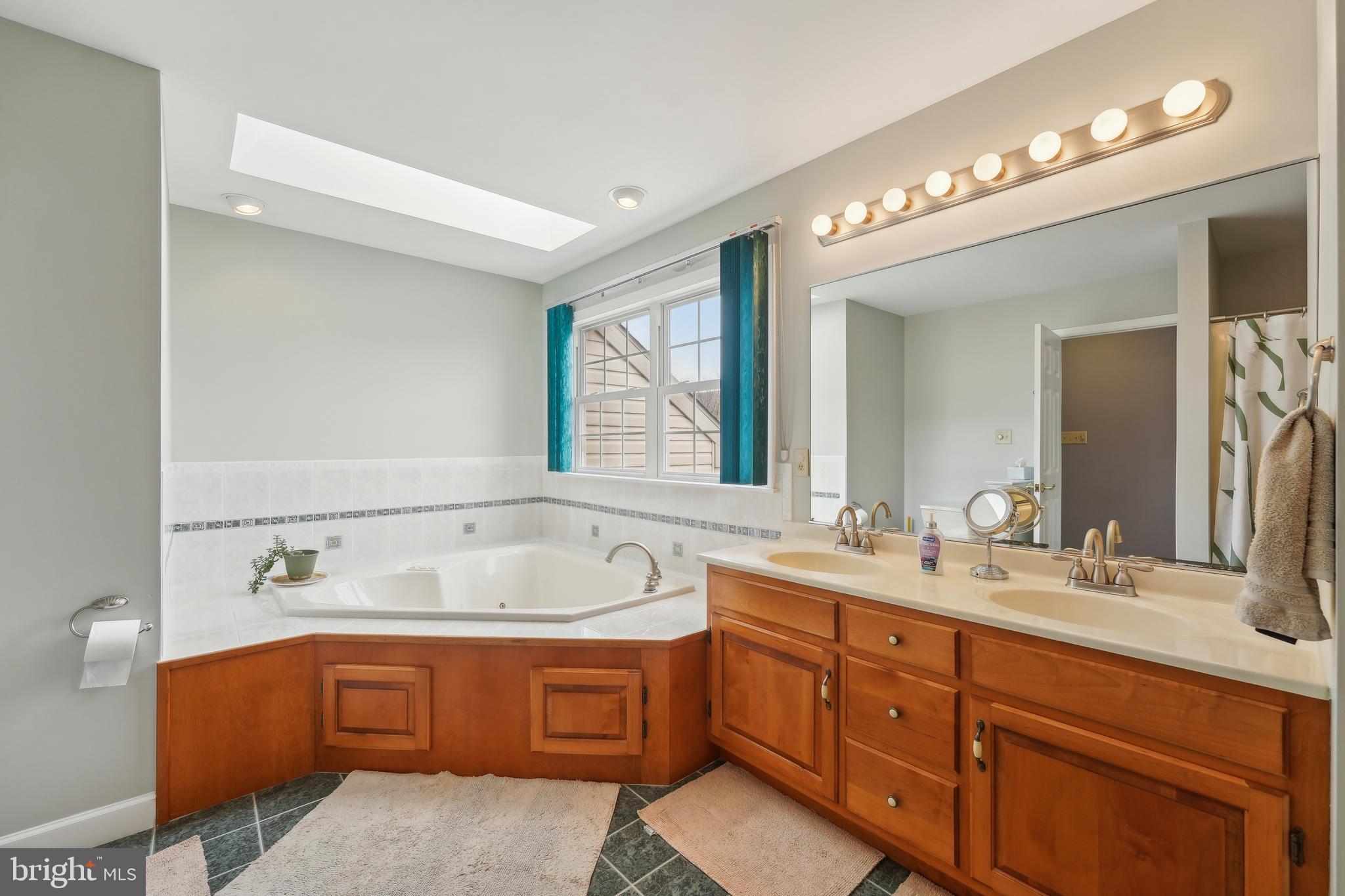 WOODS EDGE - Residential