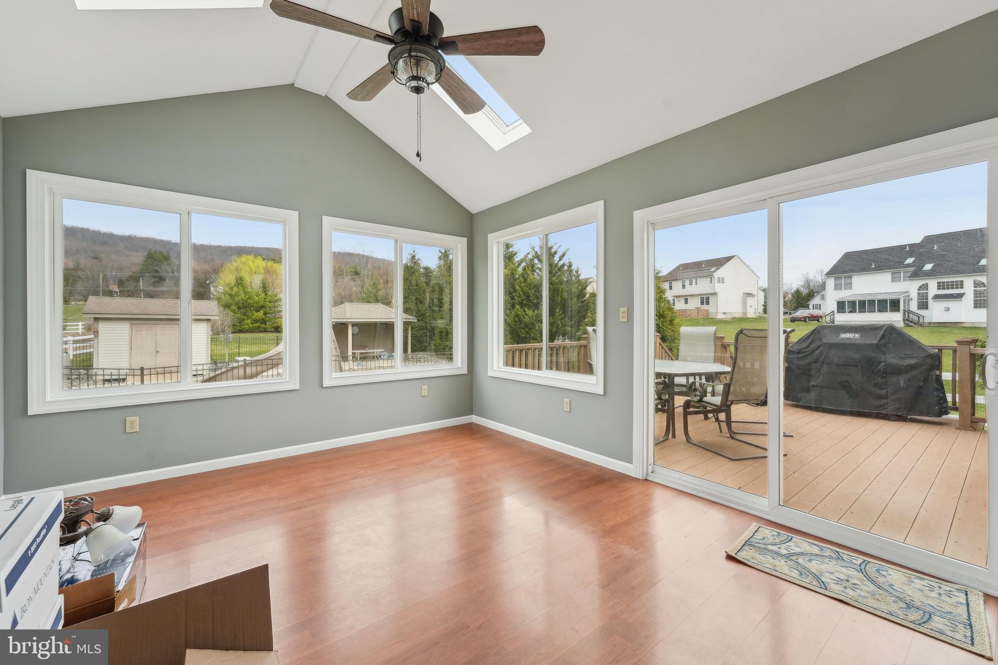 WOODS EDGE - Residential