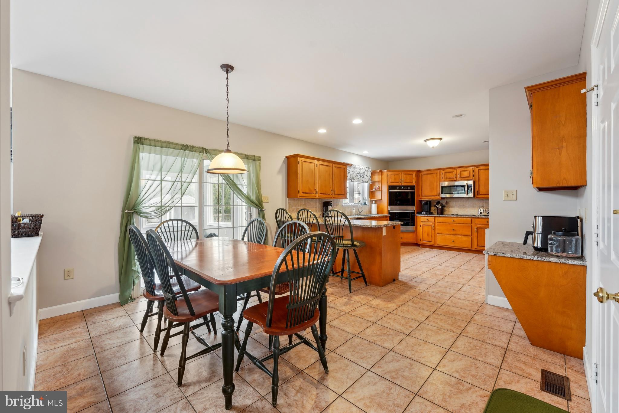 WOODS EDGE - Residential