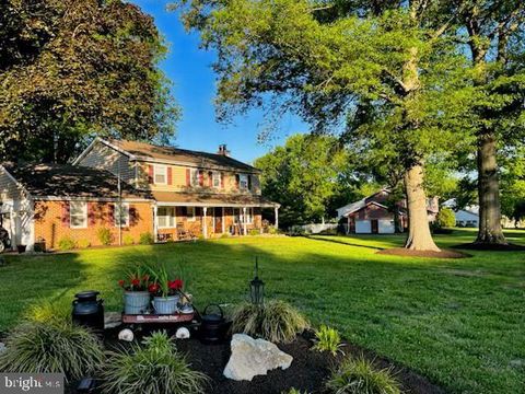 60 PEBBLE RIDGE ROAD WARRINGTON PA 18976