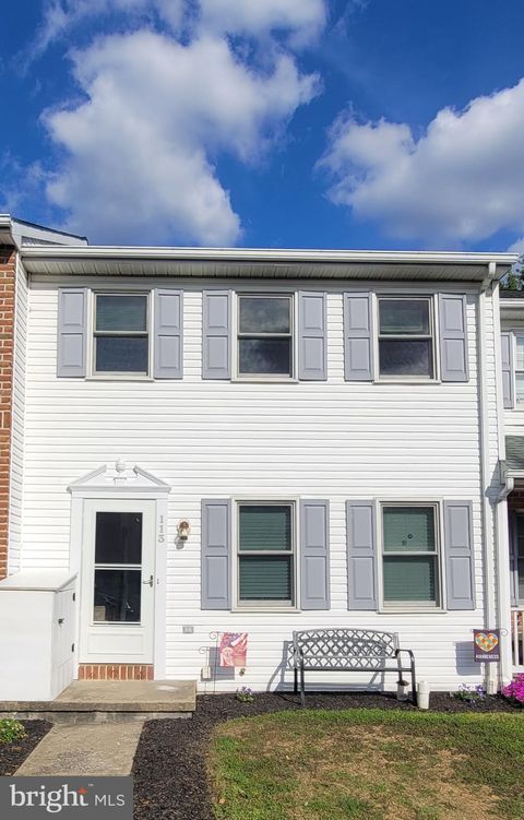 Photo of 113 Sherfield Court, ELIZABETHTOWN, PA 17022 (MLS # PALA2077542)