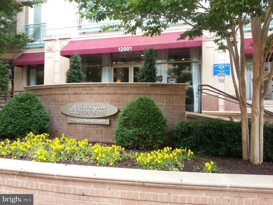 Bright, sunny 2BR/2BA condo in the heart of the Reston Town Center. 2 assigned underground parking spaces, extra storage room, two large bedrooms with attached bathrooms, Corian counters, SS appliances. Within walking distance to Metro, shops, restaurants, offices. Don't miss this opportunity to live right at the Town Center!