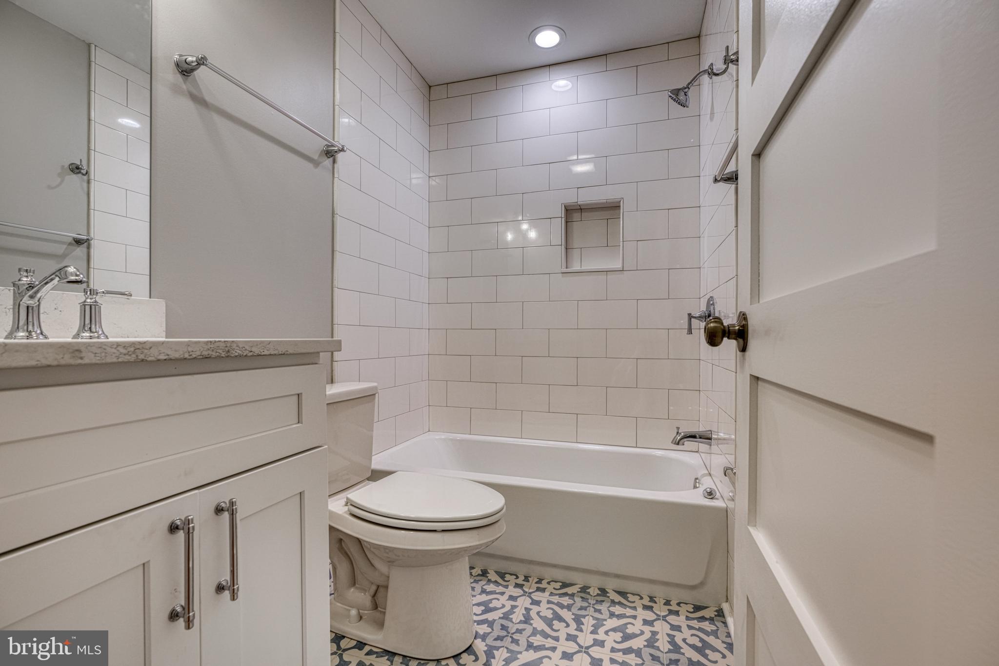 HAMPDEN HISTORIC DISTRICT - Residential