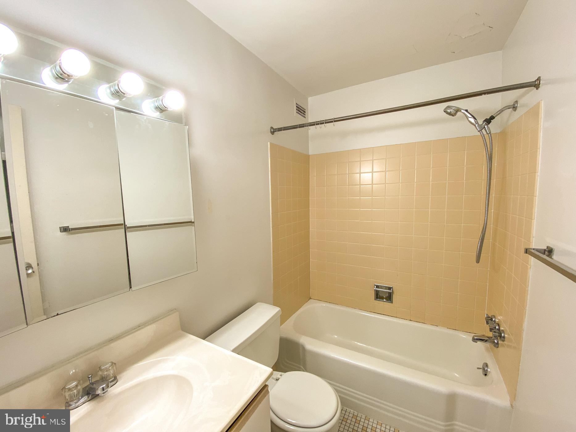 PIKESVILLE - Residential Lease