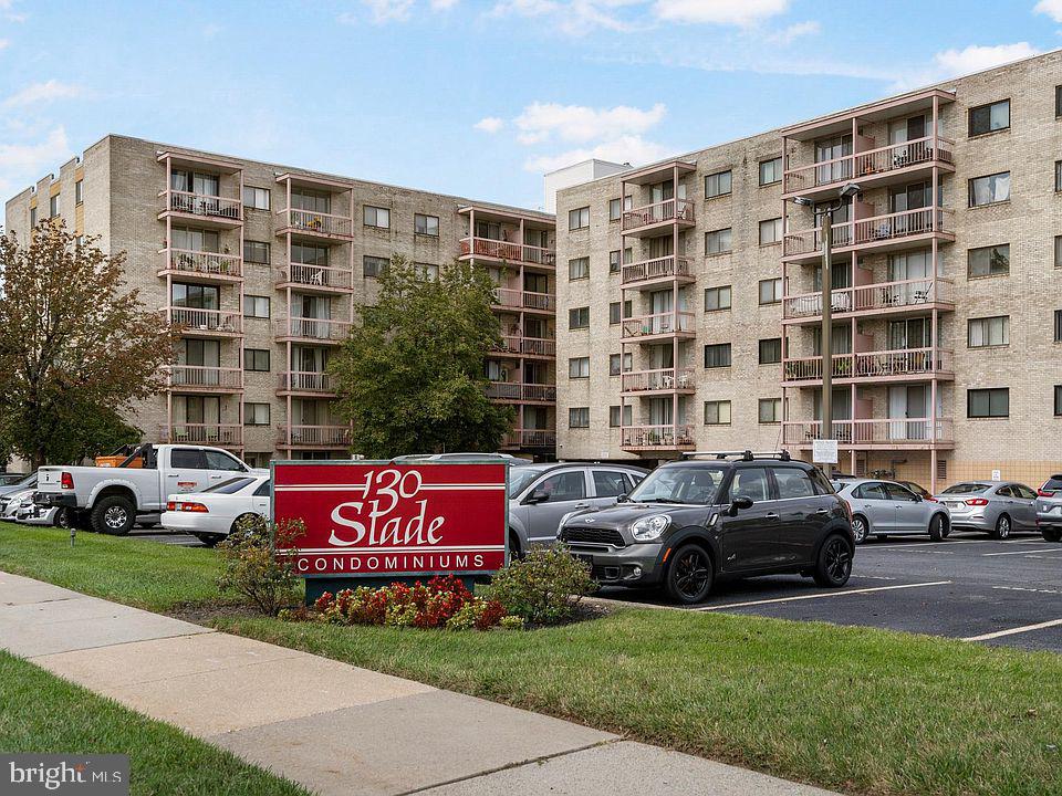 2 BR and 2 Full Baths Condo in Elevator doorman building in Pikesville. In-building laundry, central air, new floors, available for move-in. Tenant responsible for all utilities.
No steps, voucher programs considered.
Apply online today via rentspree link.