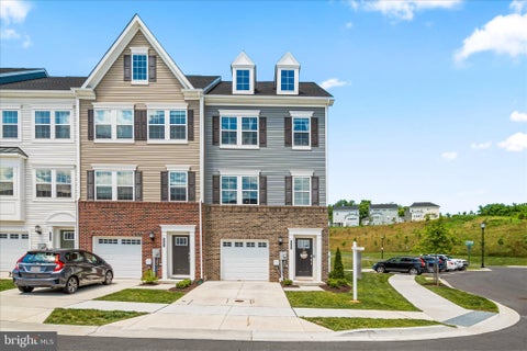 Townhouse For Sale - 2382 Spruce Knob Ter Ter<br/> FREDERICK, MD 21702
