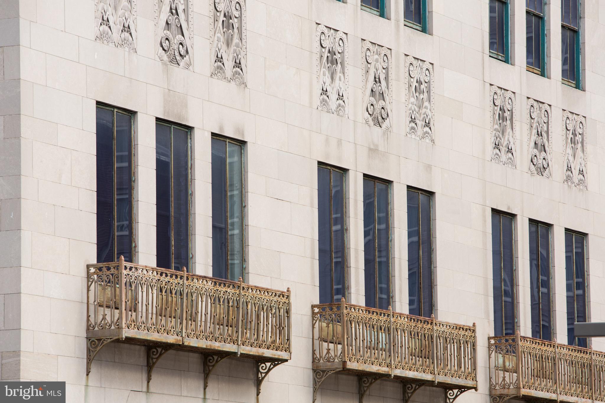 DOWNTOWN - Residential Lease