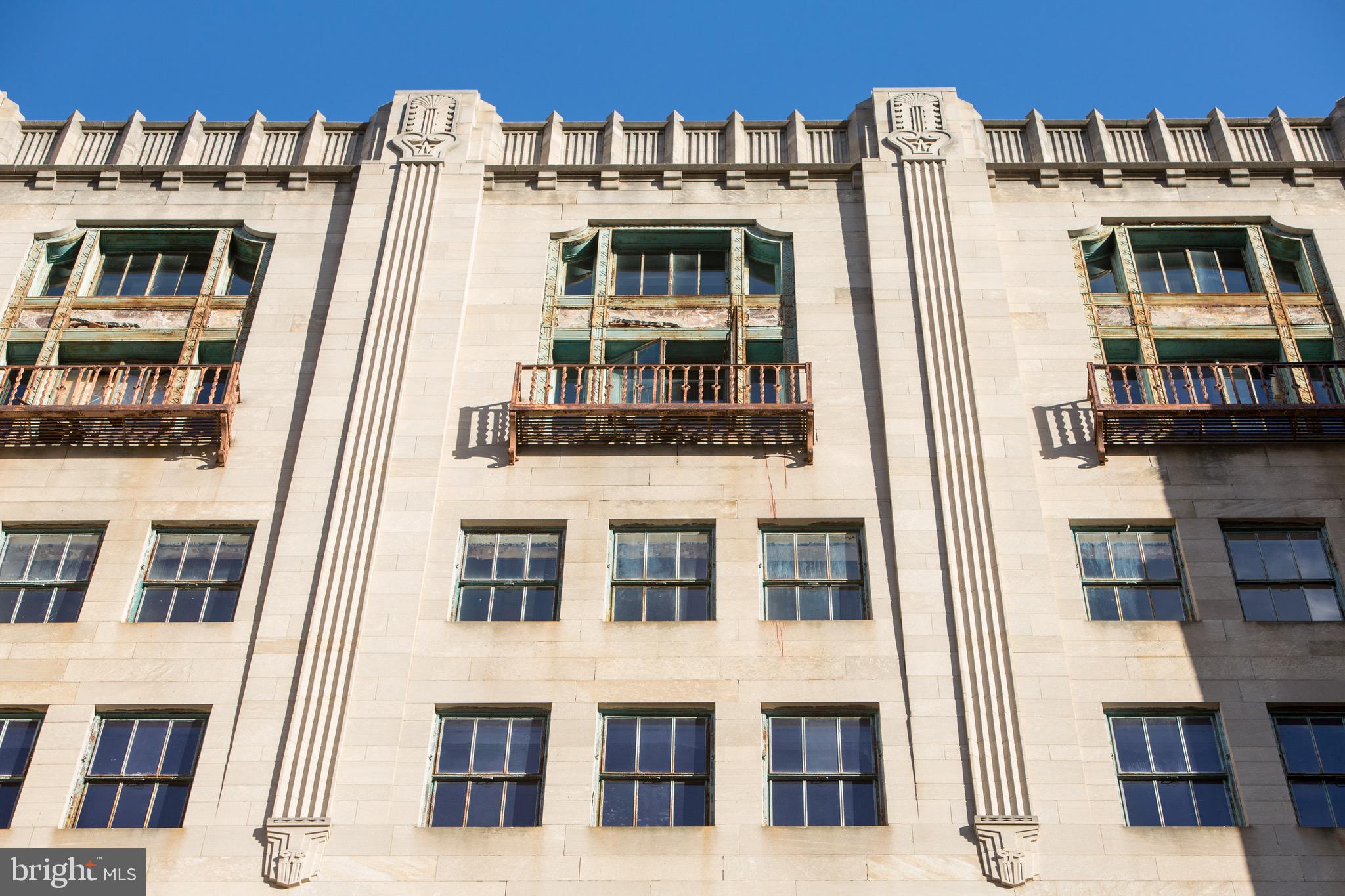 DOWNTOWN - Residential Lease