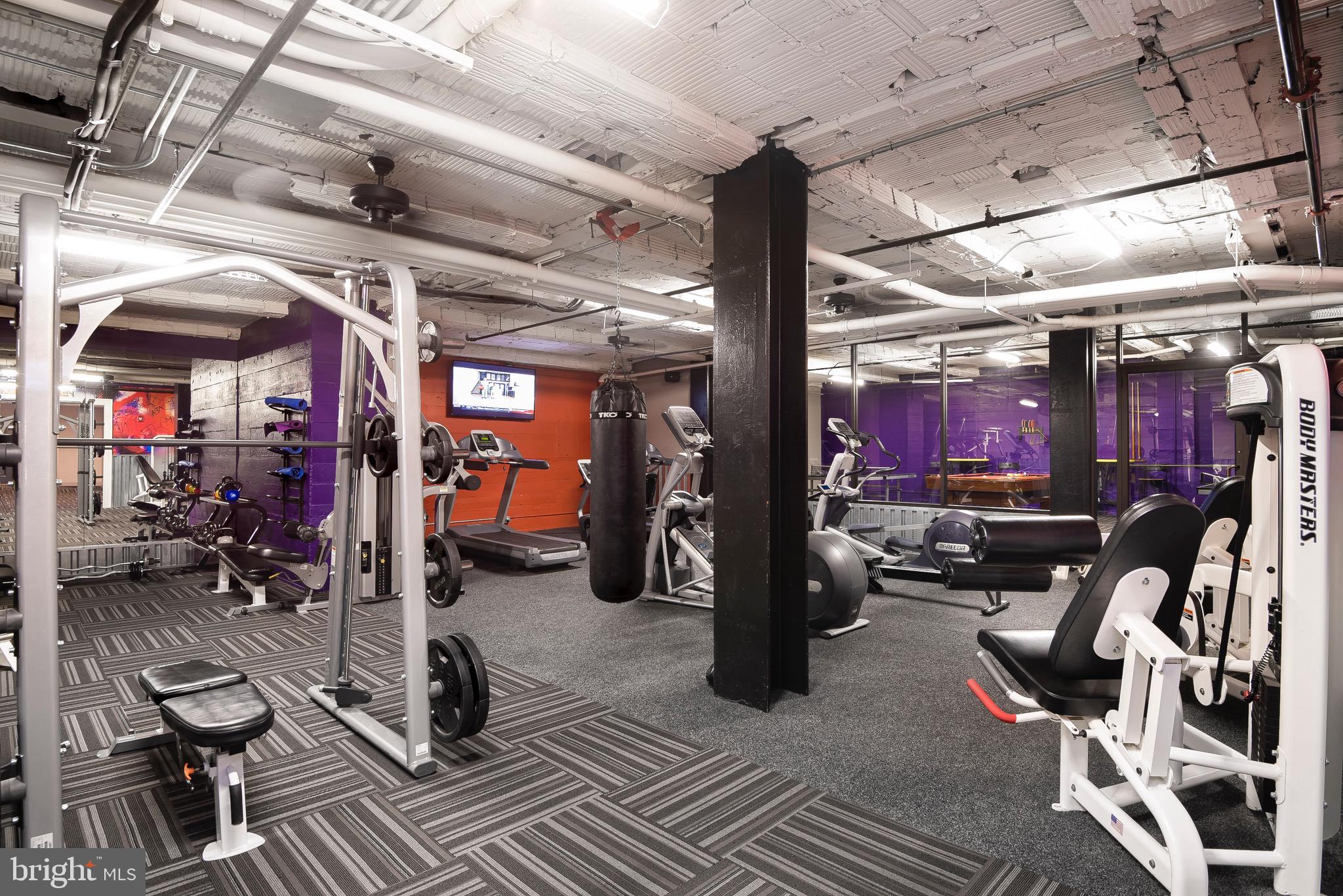DOWNTOWN - Residential Lease