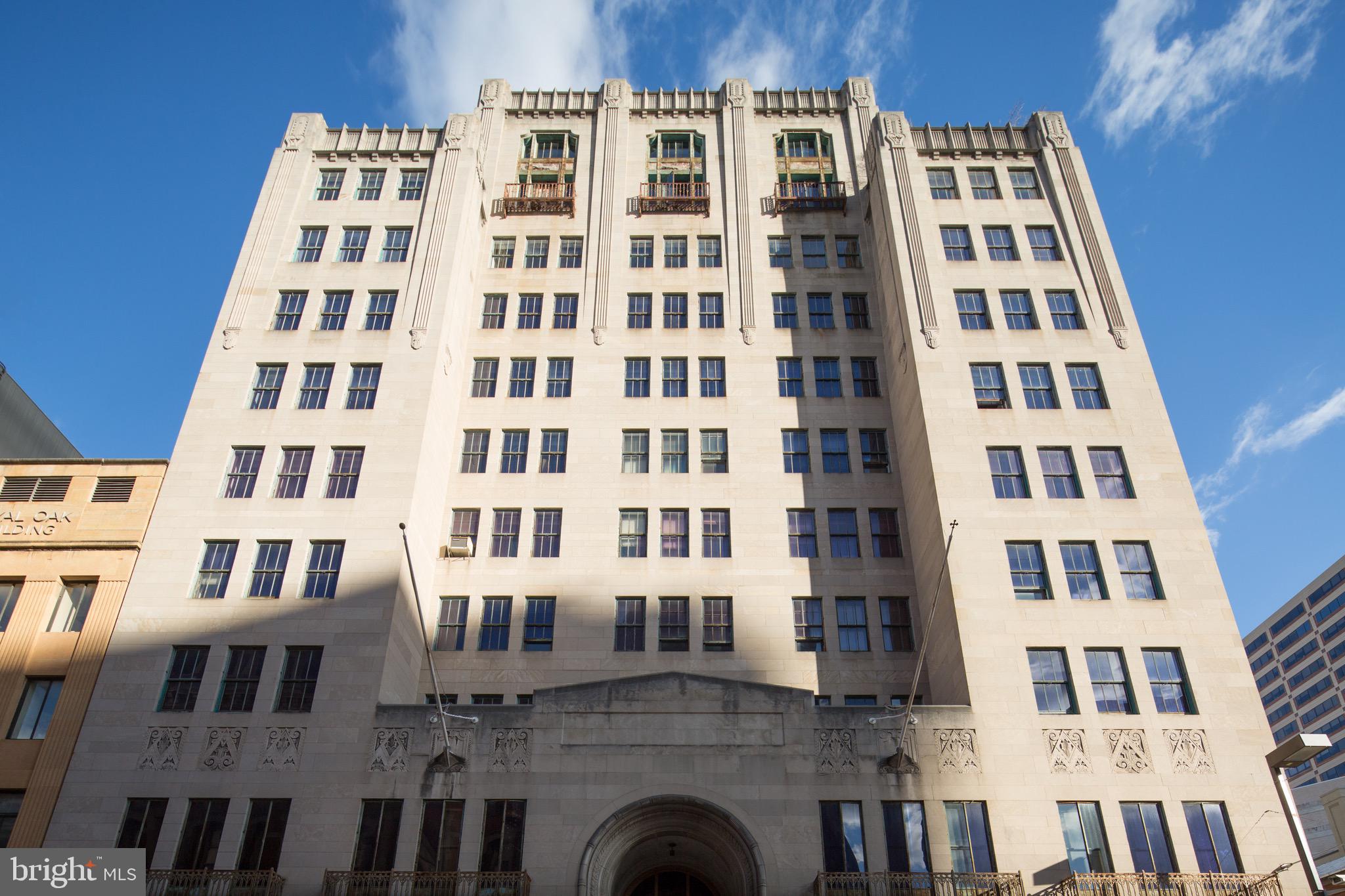 DOWNTOWN - Residential Lease