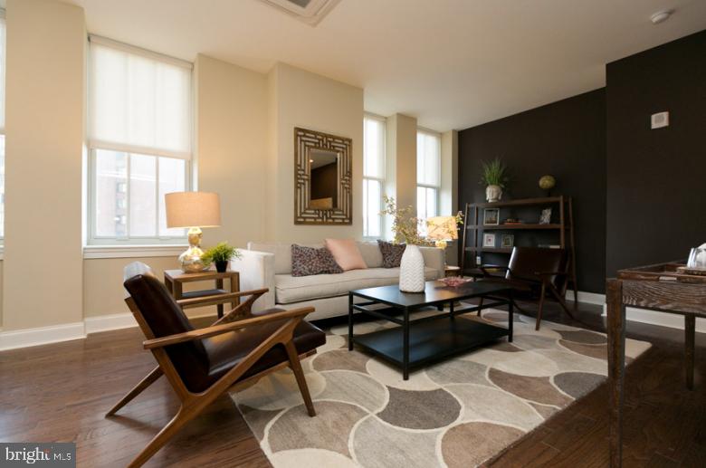 DOWNTOWN - Residential Lease