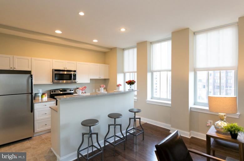 DOWNTOWN - Residential Lease