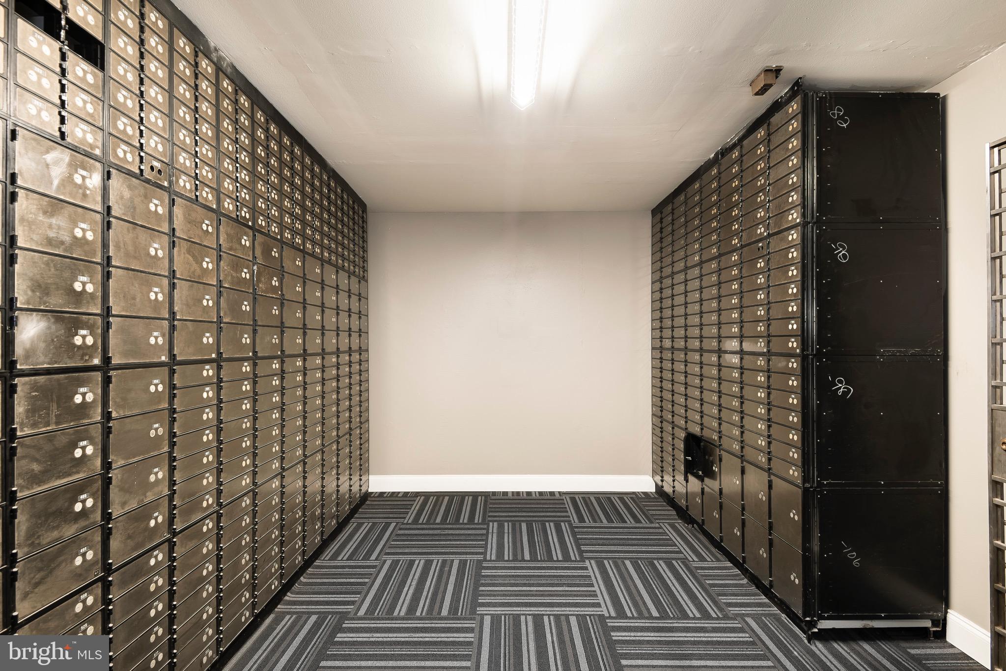 DOWNTOWN - Residential Lease