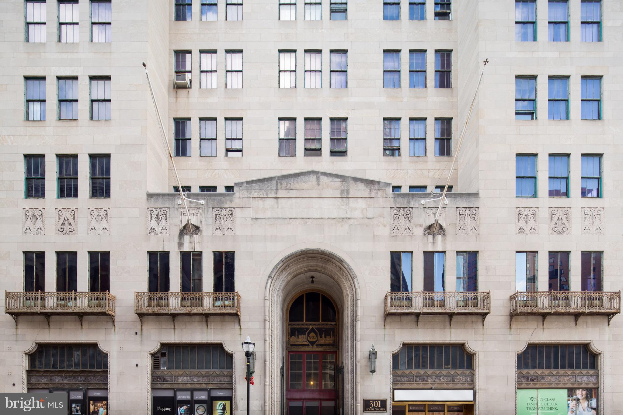 DOWNTOWN - Residential Lease