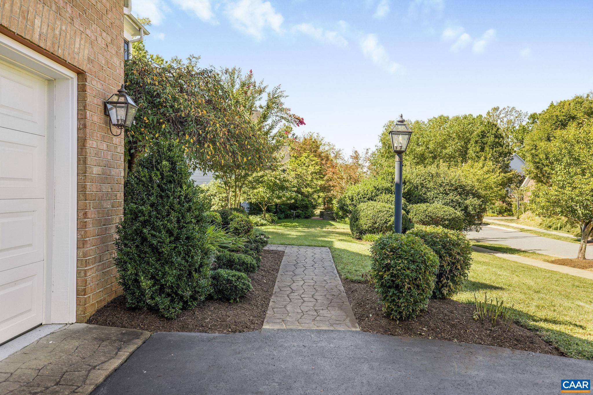 MONTGOMERY RIDGE - Residential