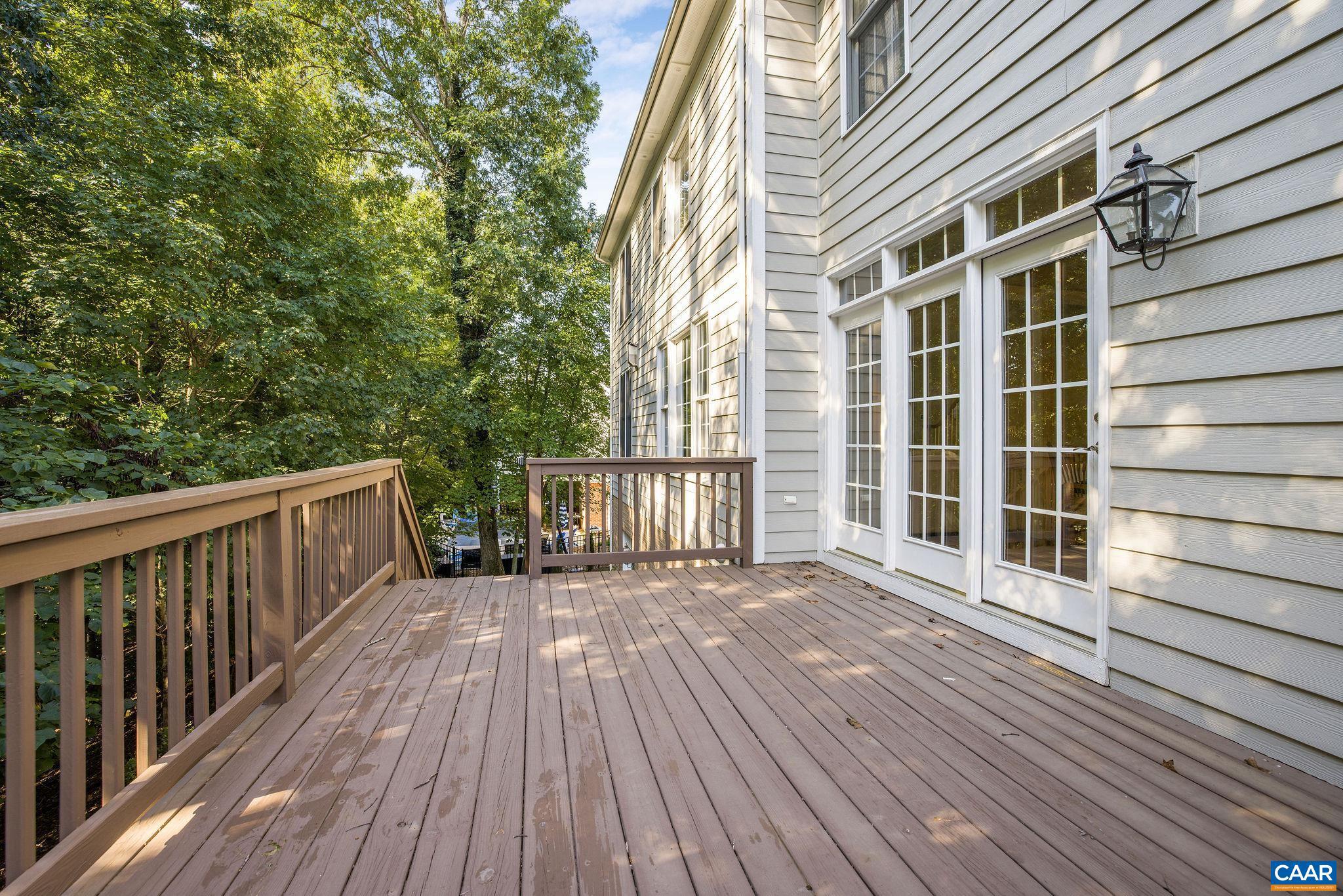 MONTGOMERY RIDGE - Residential