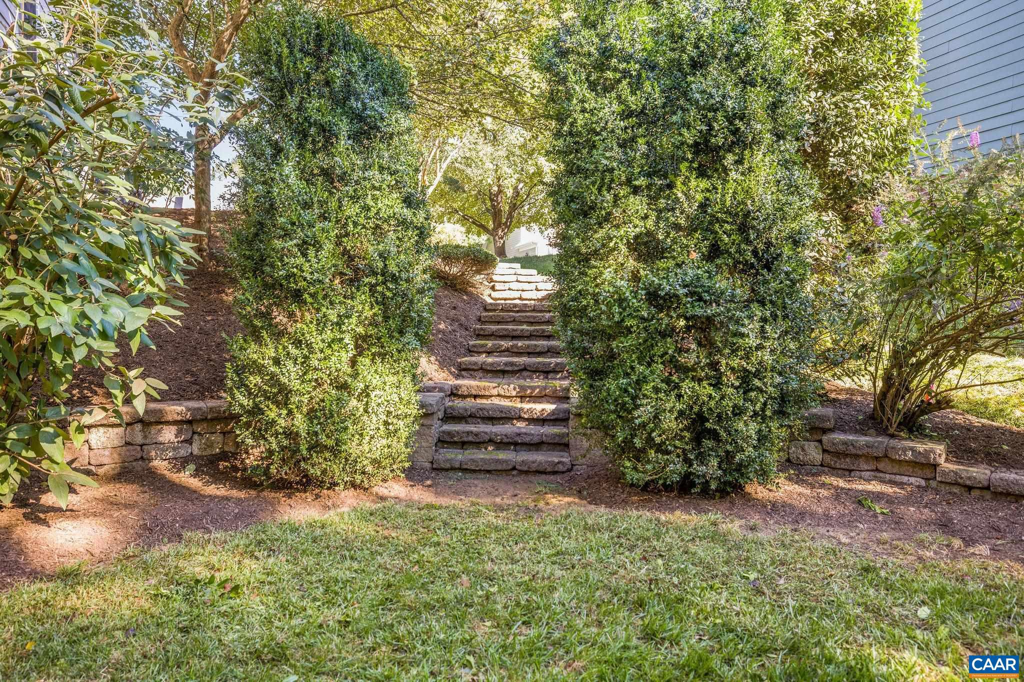 MONTGOMERY RIDGE - Residential