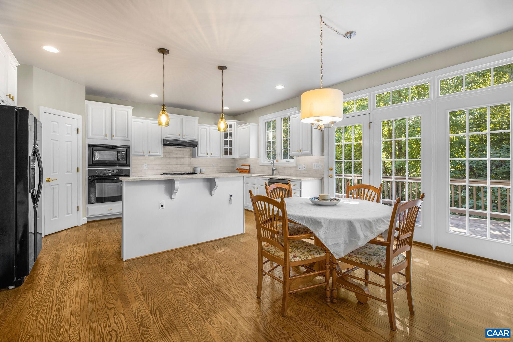 MONTGOMERY RIDGE - Residential