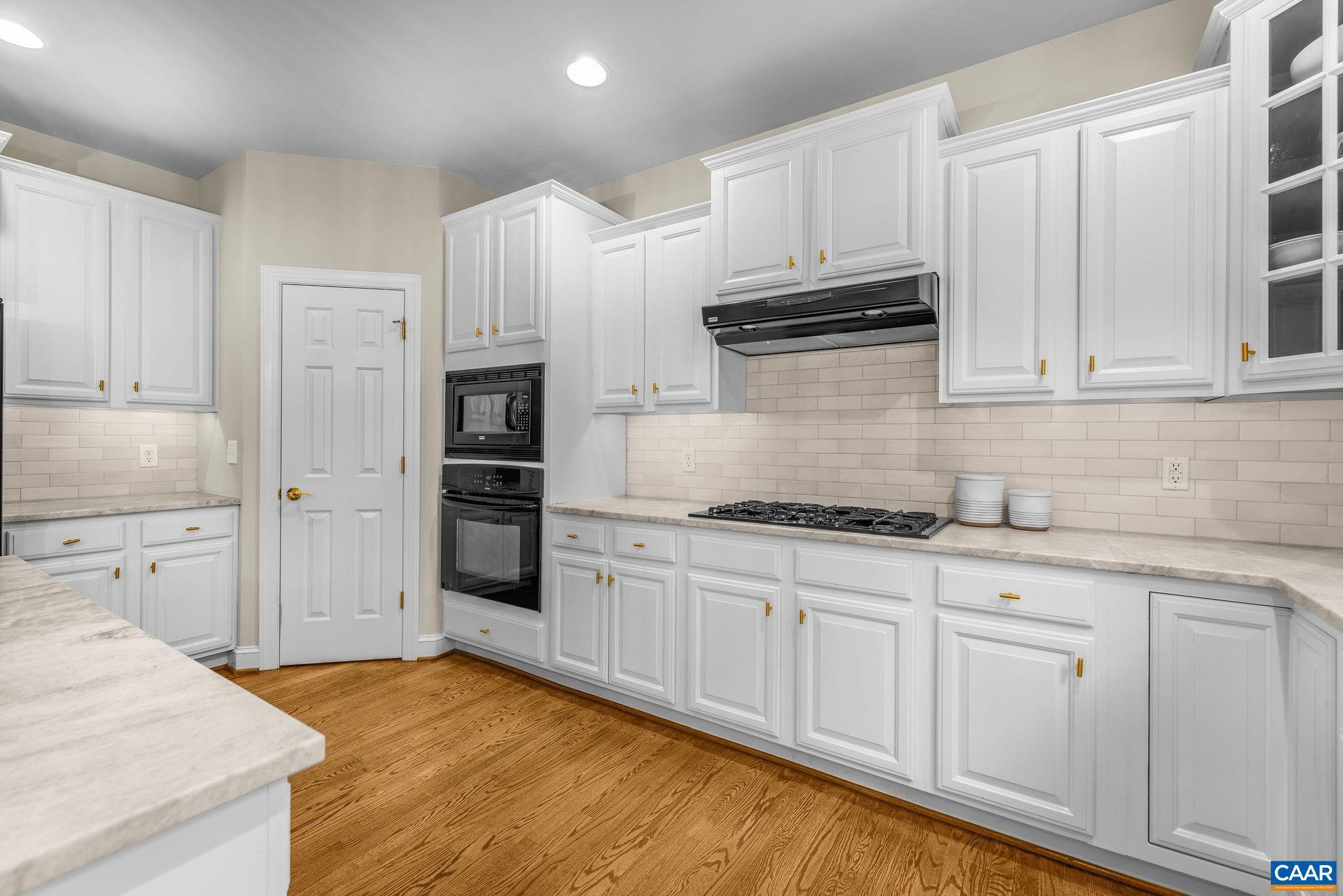 MONTGOMERY RIDGE - Residential