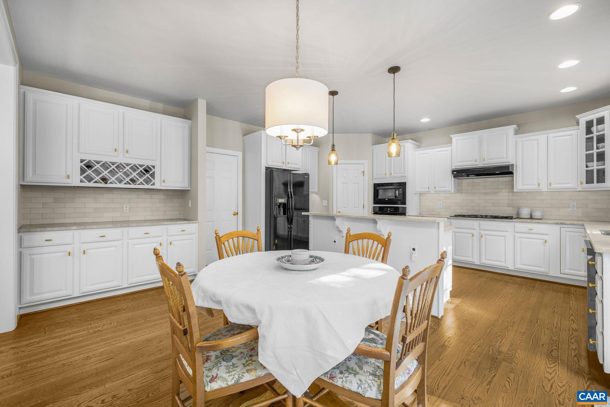 MONTGOMERY RIDGE - Residential