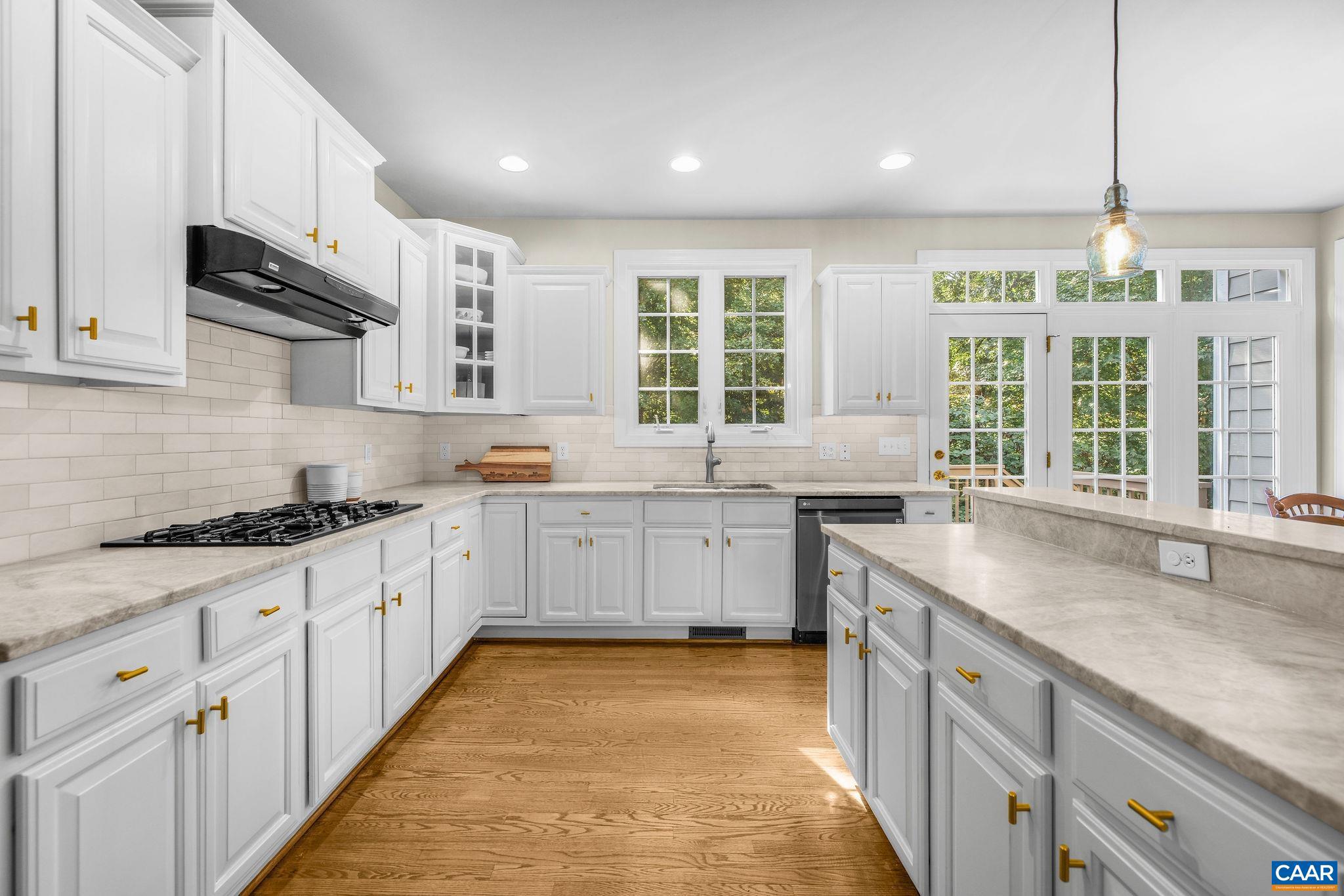 MONTGOMERY RIDGE - Residential