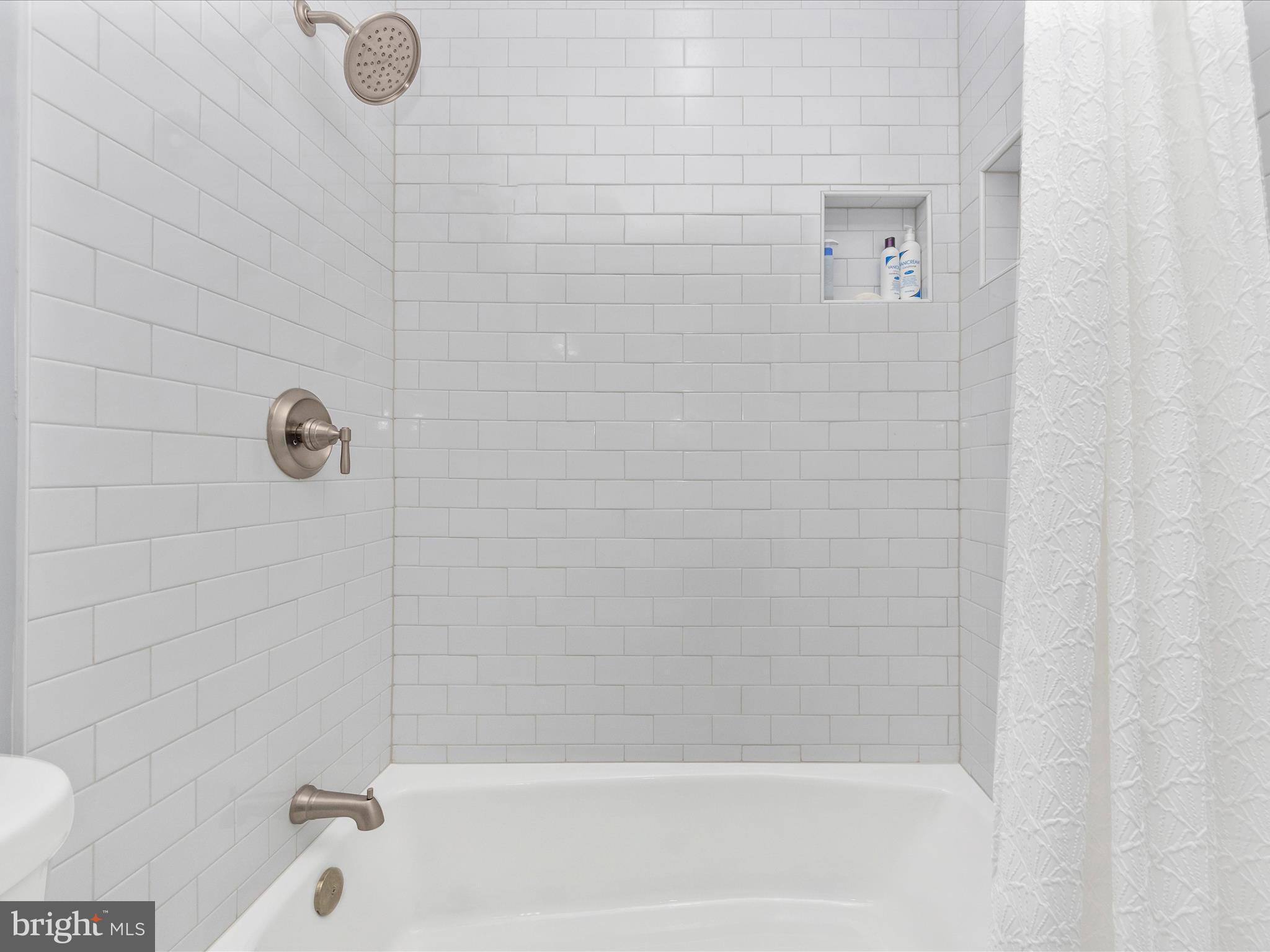 SADDLE RIDGE - Residential