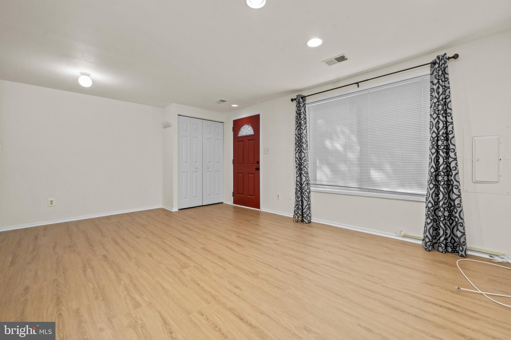 NATHANS HILL - Residential