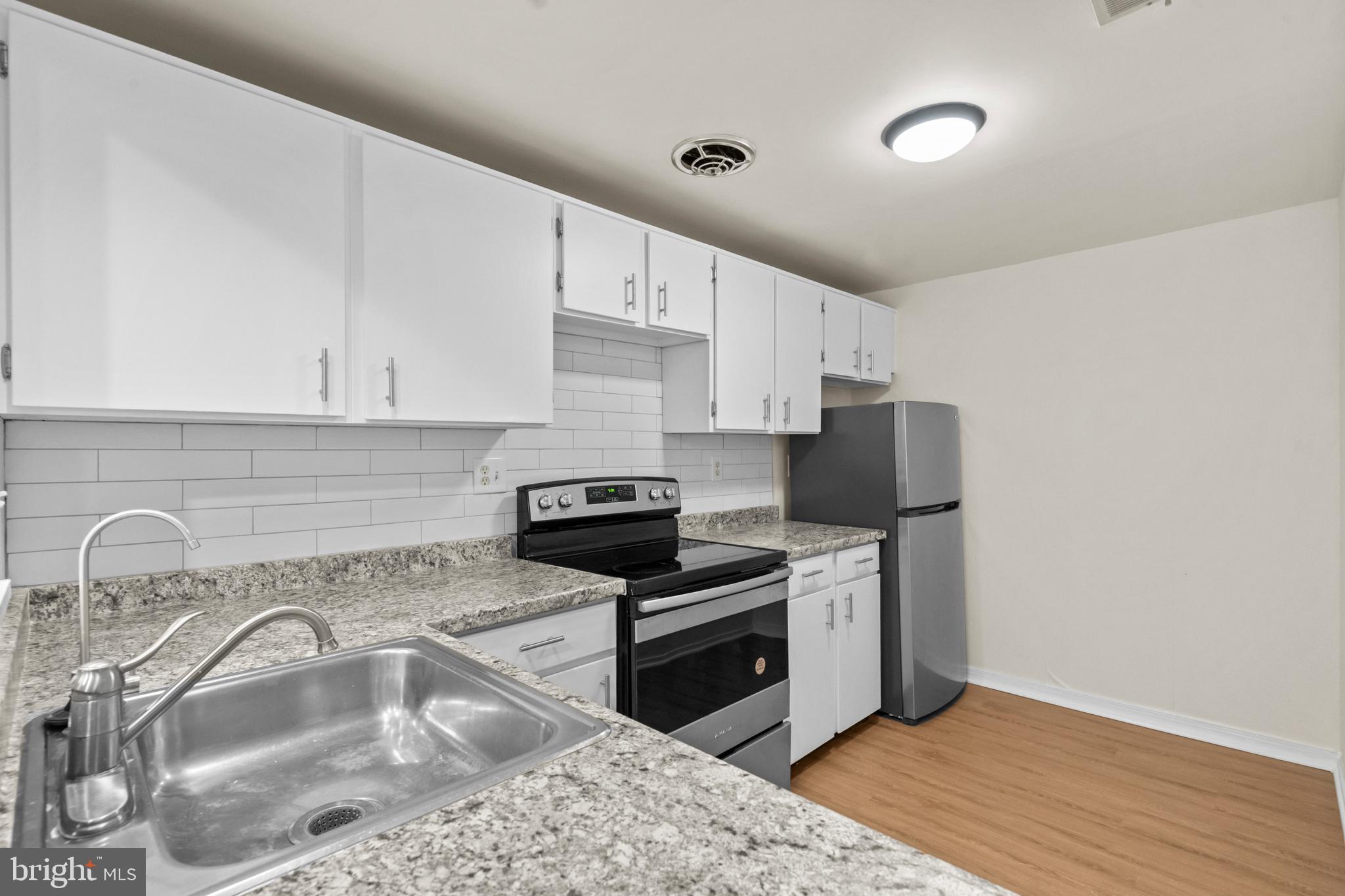 NATHANS HILL - Residential