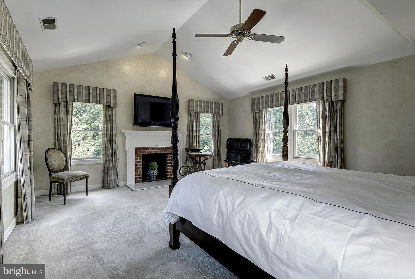 POTOMAC OVERLOOK - Residential