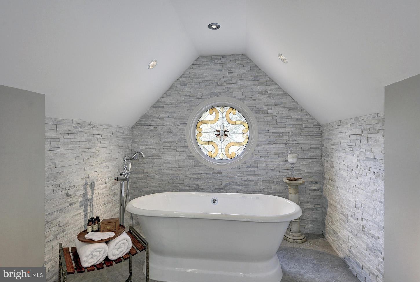 POTOMAC OVERLOOK - Residential