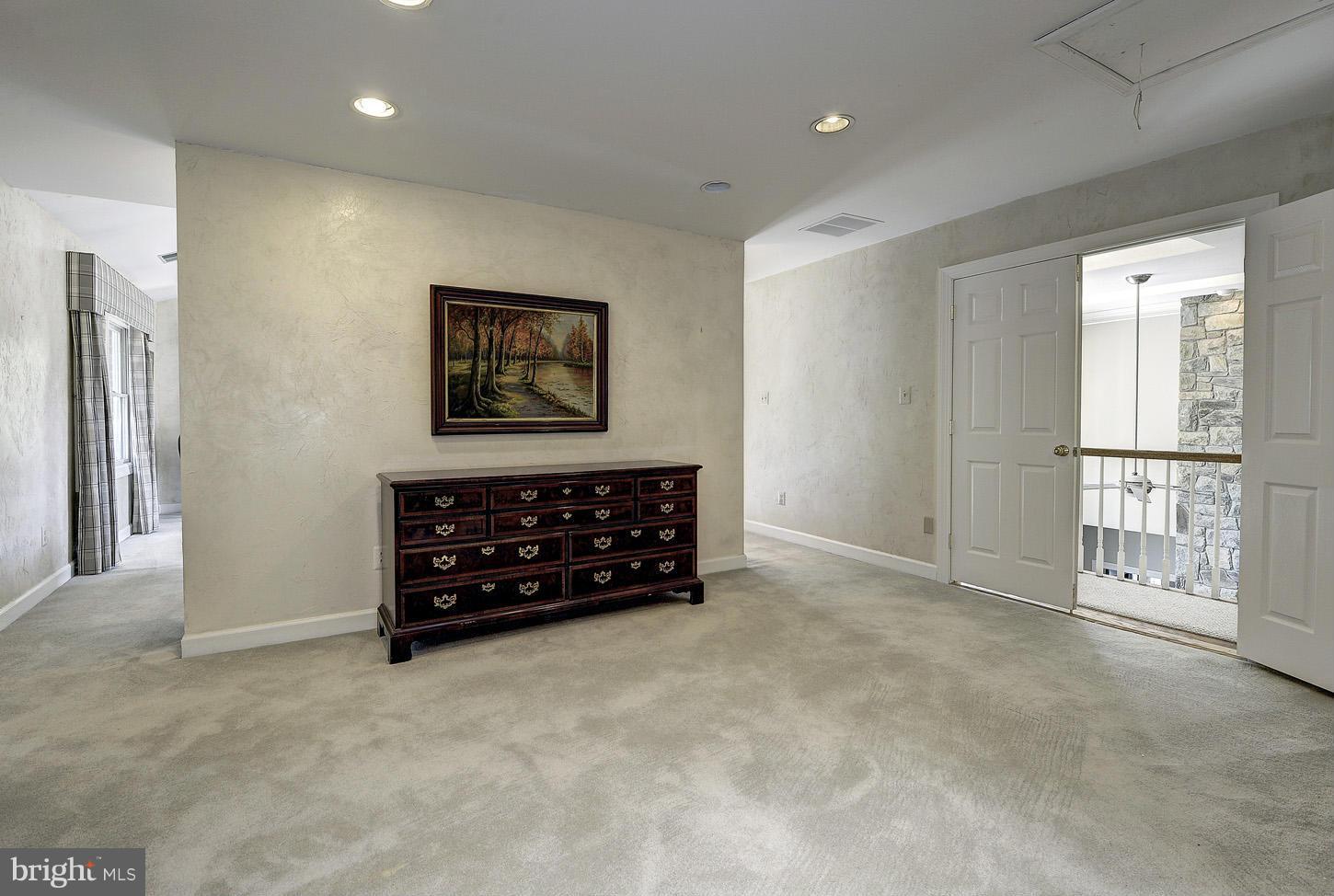 POTOMAC OVERLOOK - Residential