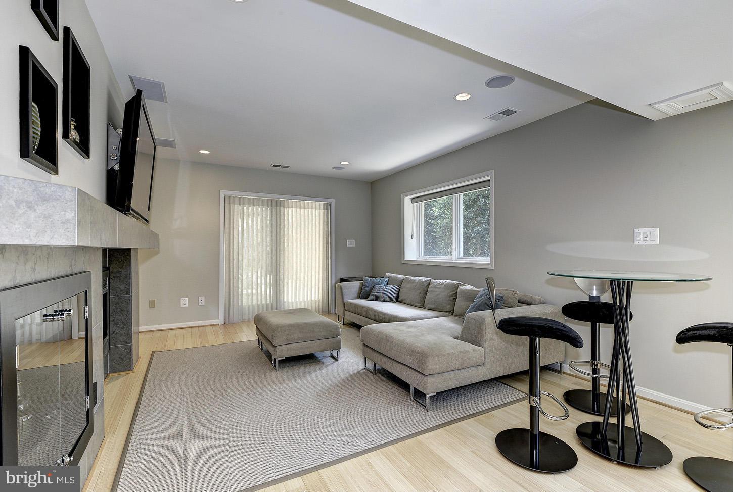 POTOMAC OVERLOOK - Residential