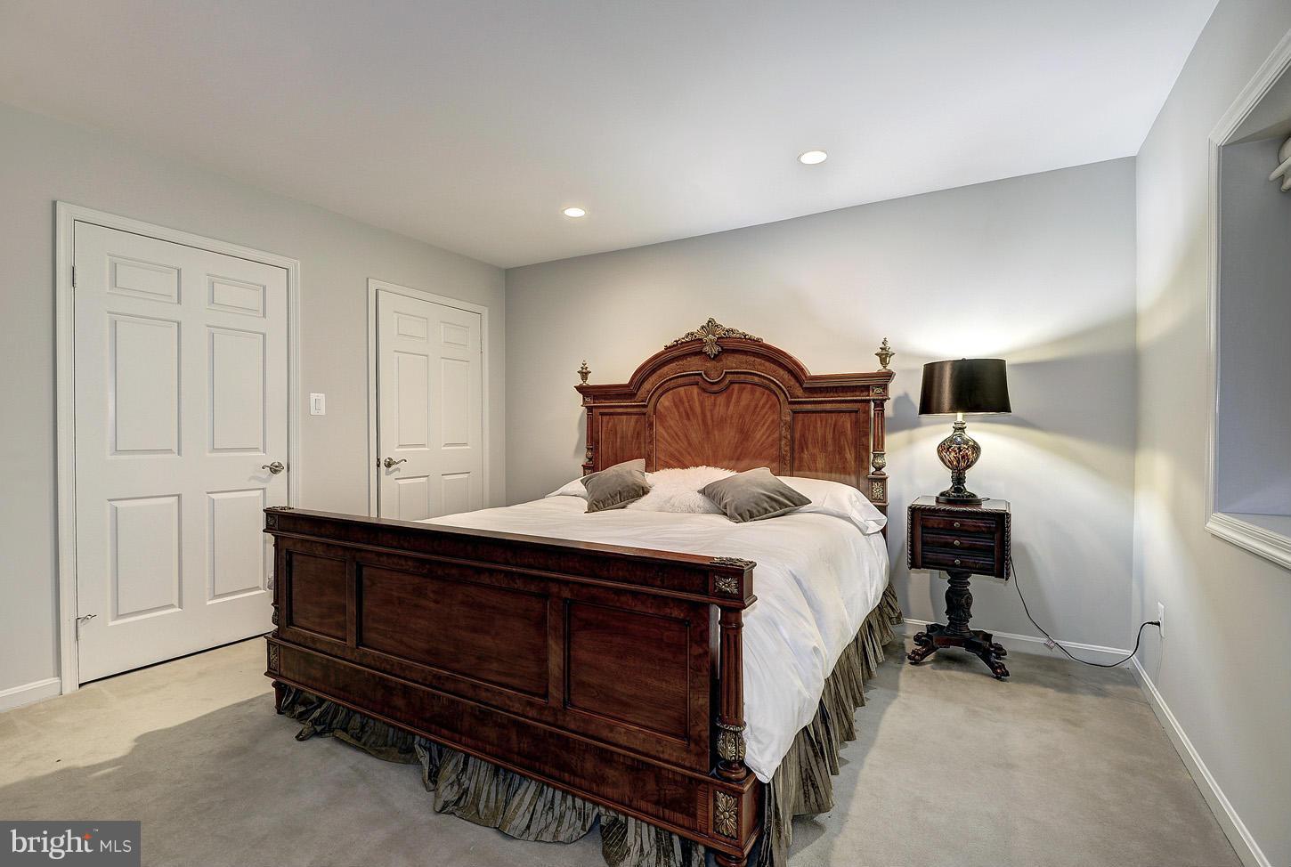 POTOMAC OVERLOOK - Residential