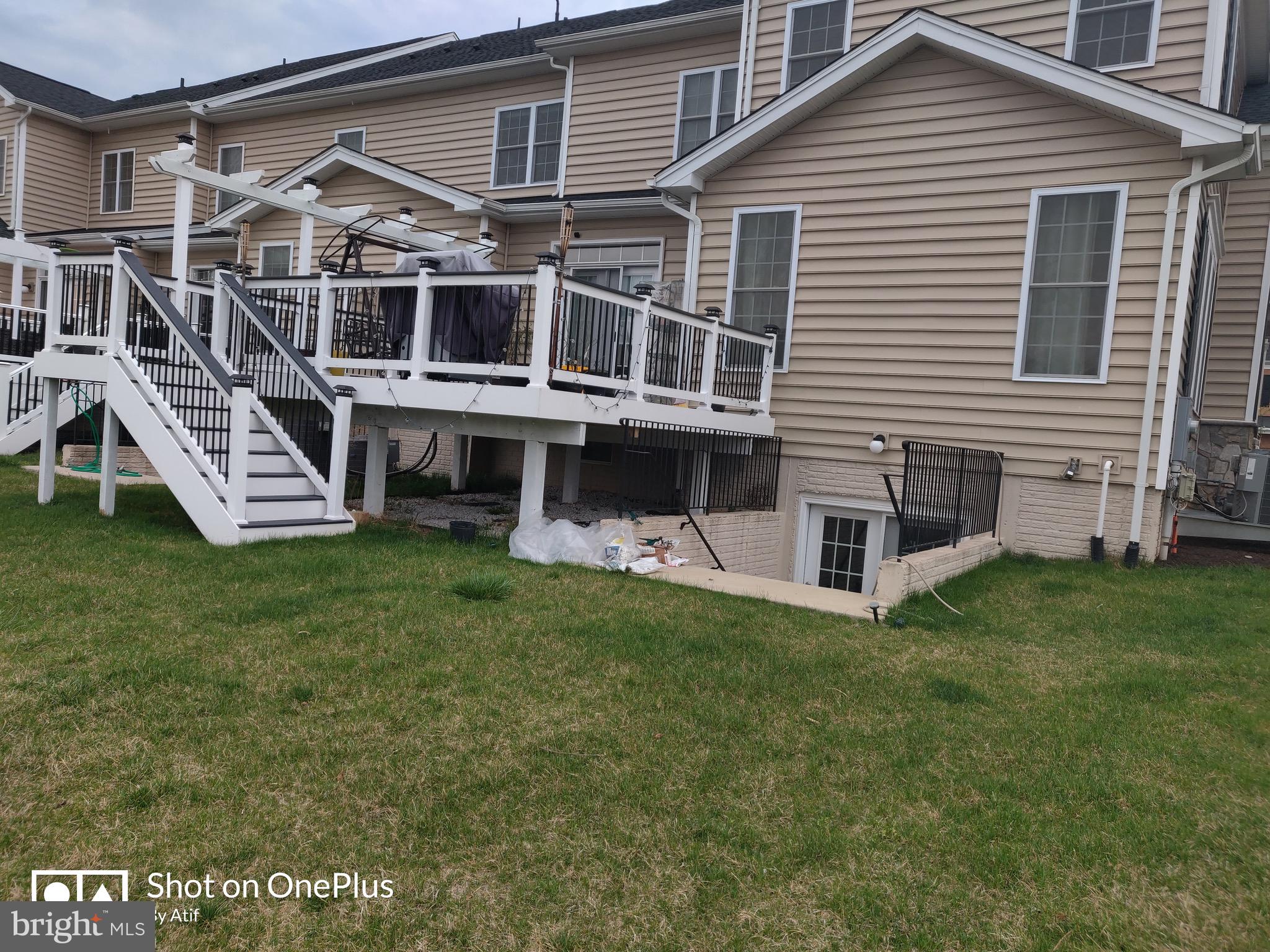 LOUDOUN VALLEY ESTATES 2 - Residential Lease