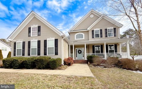 Photo of 22884 Thornbury Drive, HOLLYWOOD, MD 20636 (MLS # MDSM2029546)