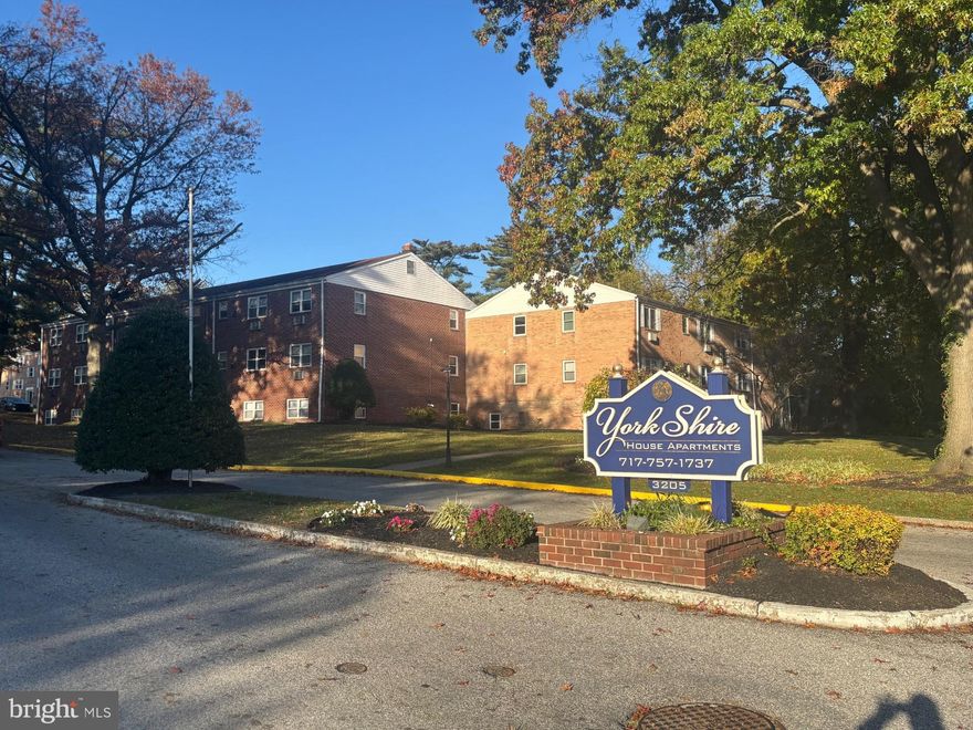 Updated 2 bedroom, 1 full bathroom apartment featuring modern finishes. New vinyl flooring throughout, a completely remodeled kitchen with new cabinets, countertops, and stainless steel appliances including a refrigerator, stove, and dishwasher. Spacious living room, dining room, and the convenience of off-street parking. Coin operated laundry on site. Shared common areas.  Pets negotiable max 2 pets per unit and no smoking indoors. Tenant pays utilty charge of $160 a month plus  repsonsible for elecetric