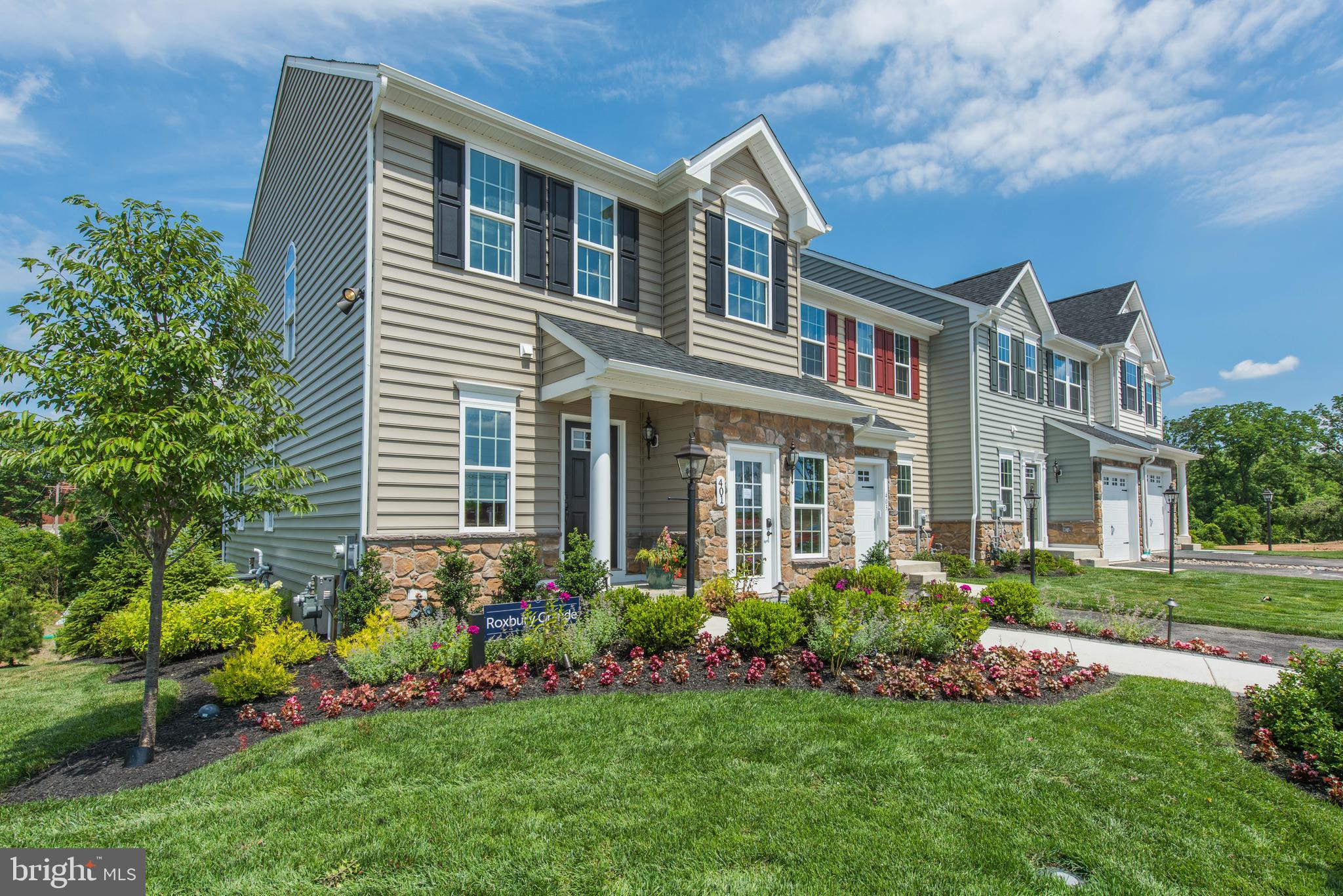 DOWNINGTOWN WALK - Residential