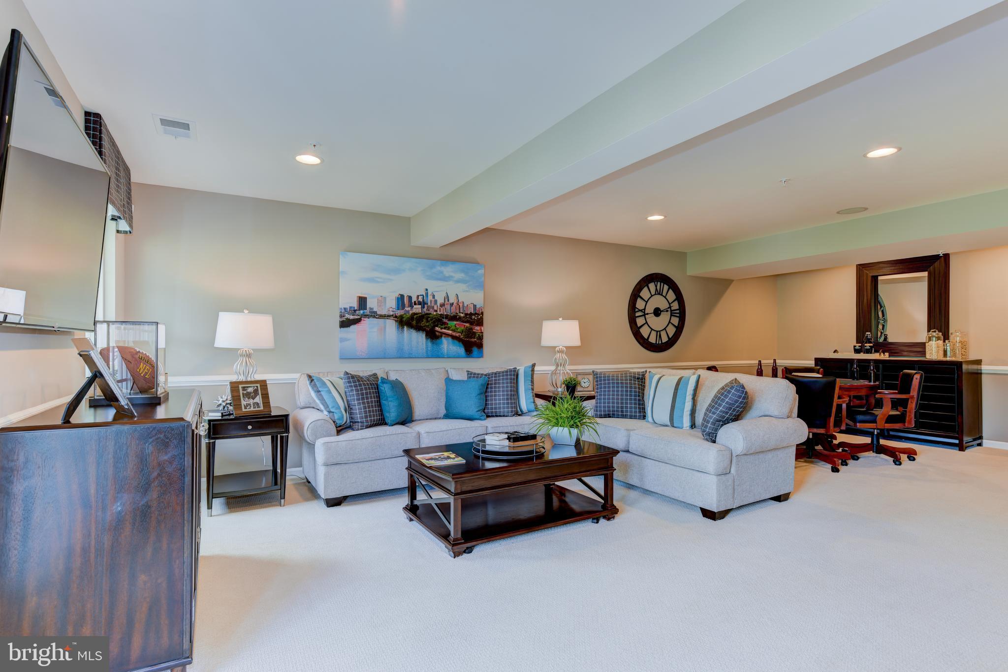 DOWNINGTOWN WALK - Residential