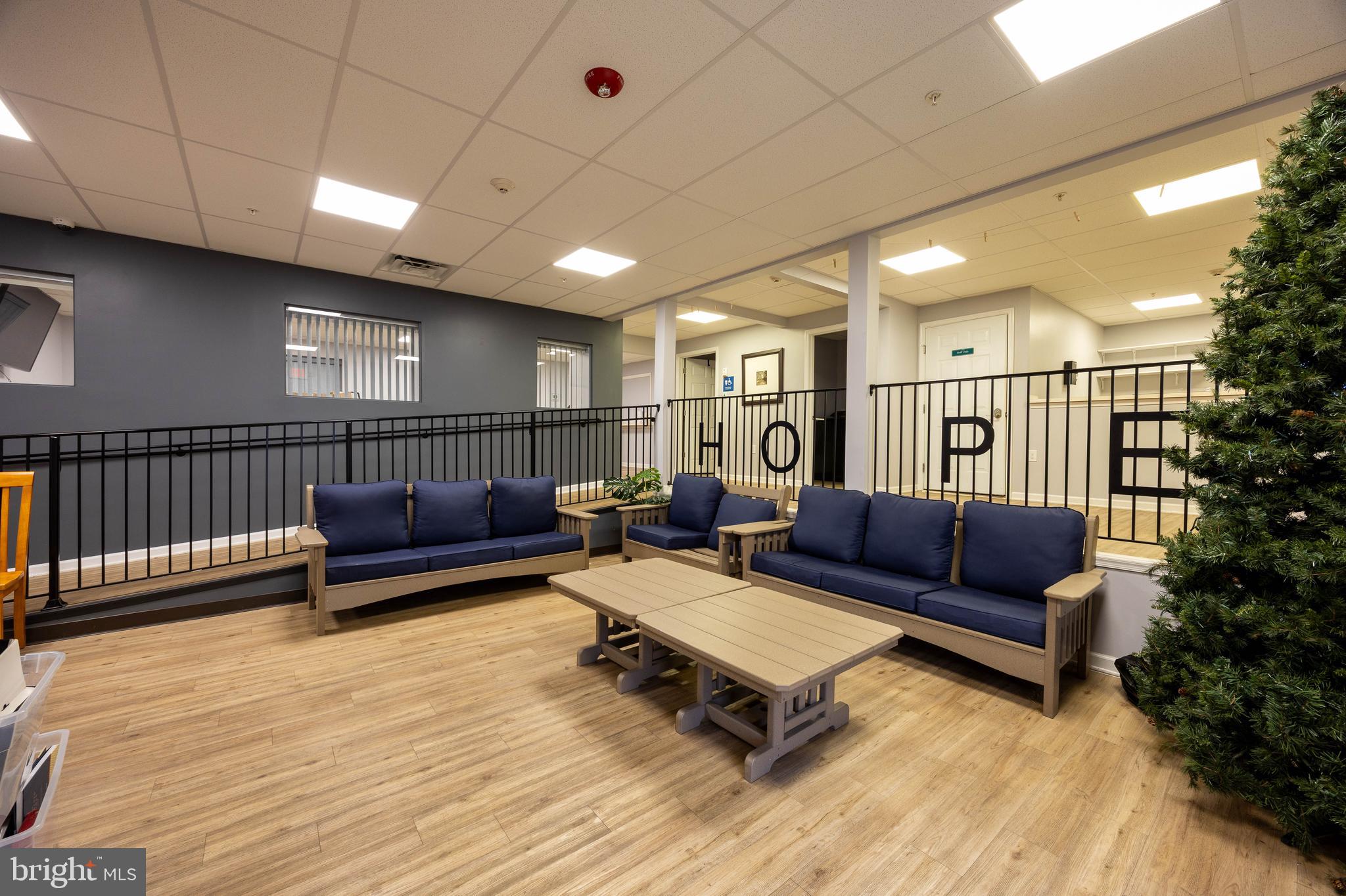 NORBOURNE - Commercial Sale