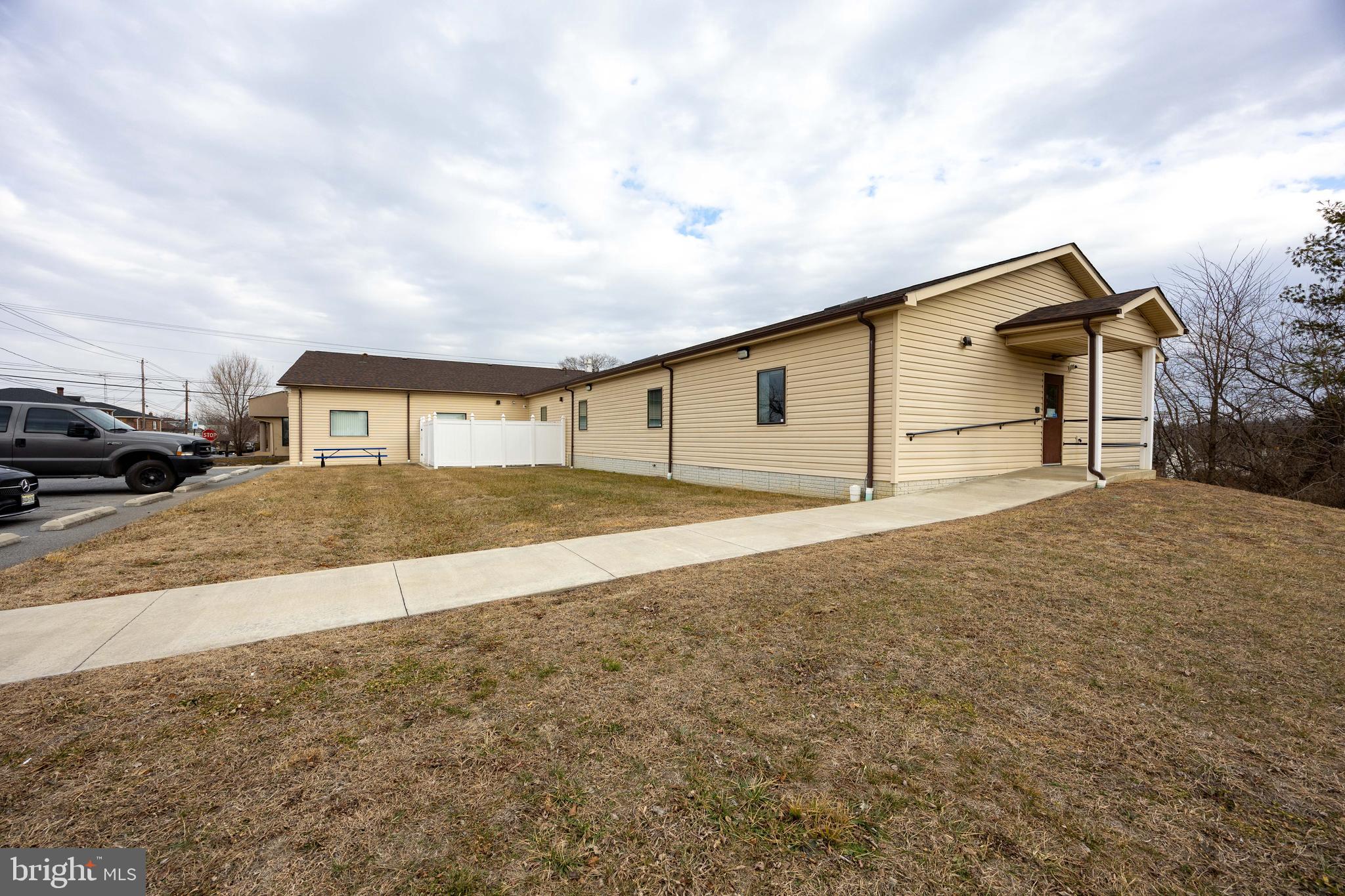 NORBOURNE - Commercial Sale