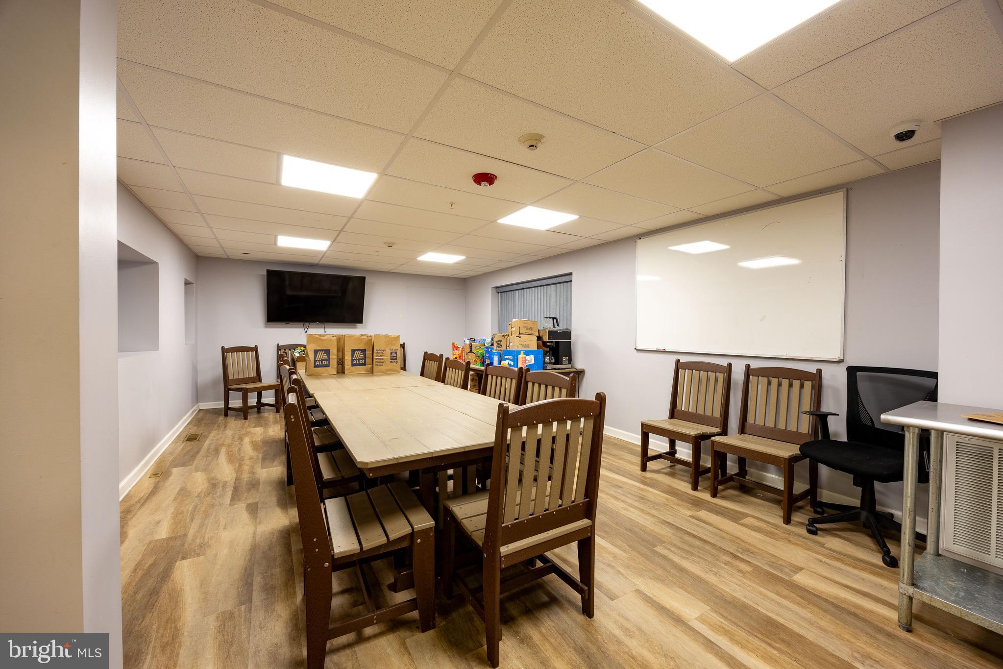 NORBOURNE - Commercial Sale