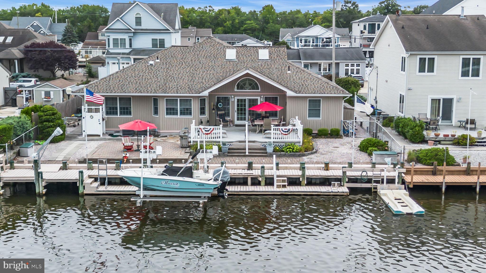 820 BOWSPRIT POINT