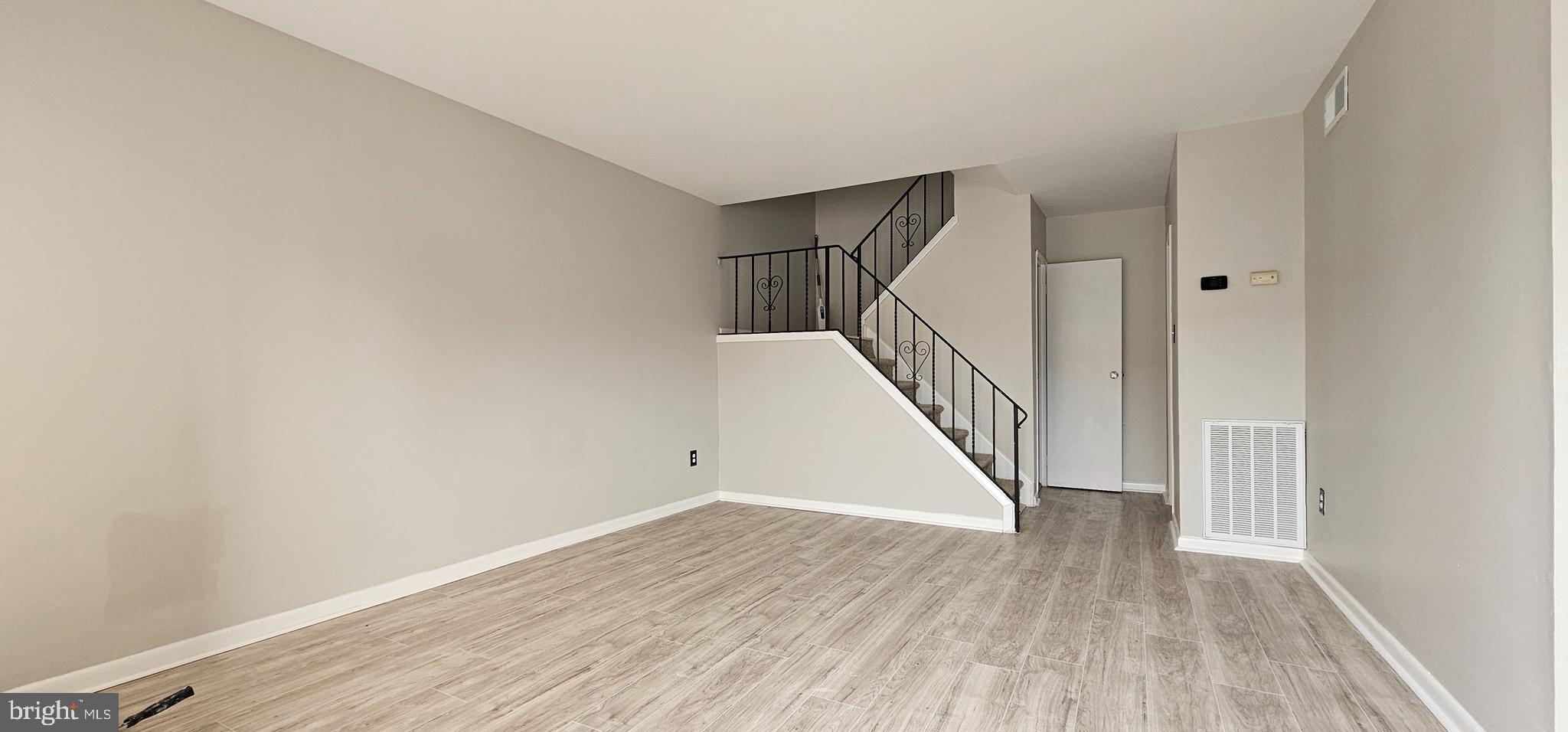 YORKTOWN - Residential