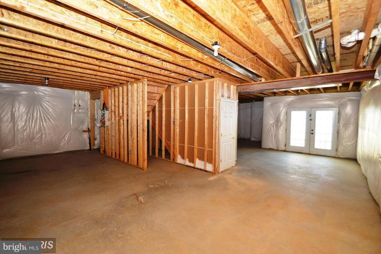 BRAMBLETON LANDBAY 2 - Residential Lease