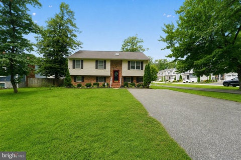 Homes For Sale - 530 Saint Martins Lane<br/> SEVERNA PARK, MD 21146